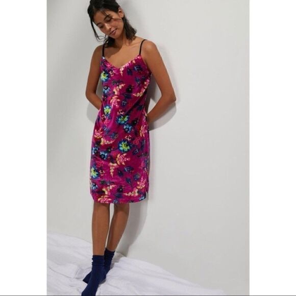 NEW Anthropologie Shania Velvet Velour Floral V-Neck Mini Slip Dress Small - Picture 1 of 3